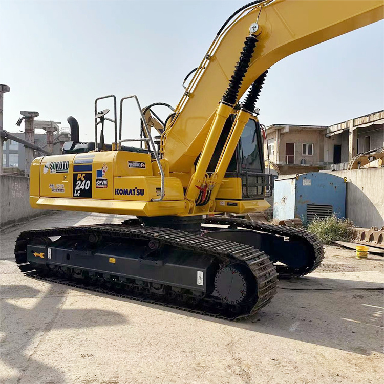 24ton Used Komatsu PC240-8 Crawler Excavator with 1.2m3 Bucket Capacity at Affordable