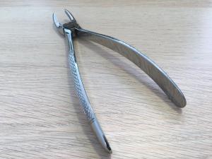 China High Efficiency Dental Extraction Forceps Silver Color Toughest Build For Any Pressure wholesale