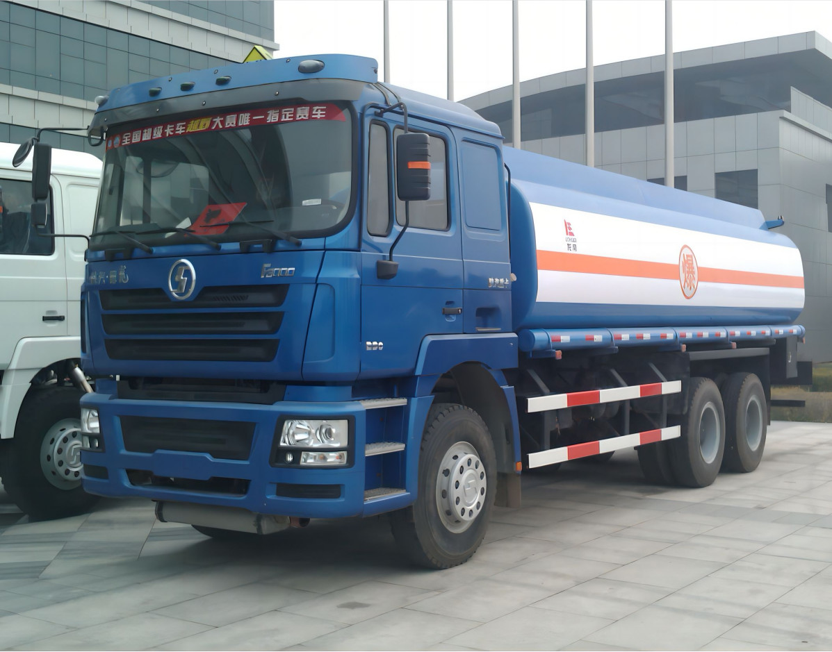 SHACMAN F3000 Oil tank Truck 8x4 380 Euro II