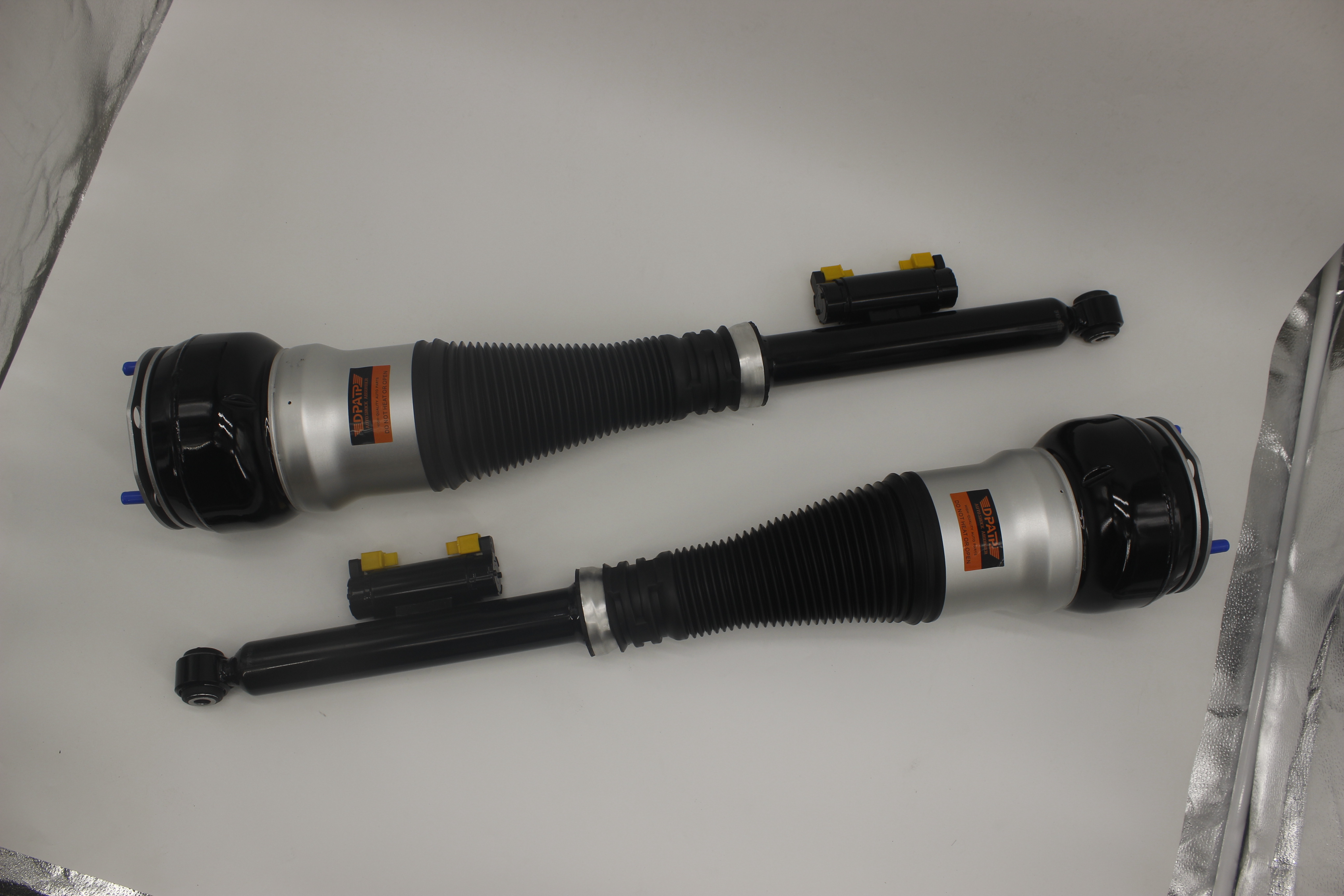 Rear Left Air Strut 2223207313 2223207413 for Mercedes-Benz W222 Maybach Babos MZM001MT