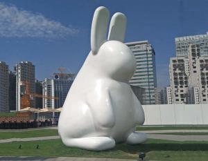 China Creative Cute Metal Rabbit Sculpture White Stainless Steel Baking Varnish wholesale