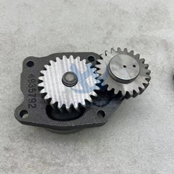 Excavator Spare Parts 4939585 Lubricating Oil Pump 493-9585 for Cummins 4BT