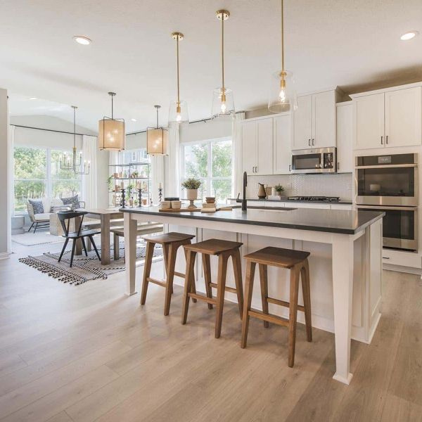 Interlocking Vinyl Plank Tiles for Eco-friendly Waterproof SPC Click Vinyl Flooring