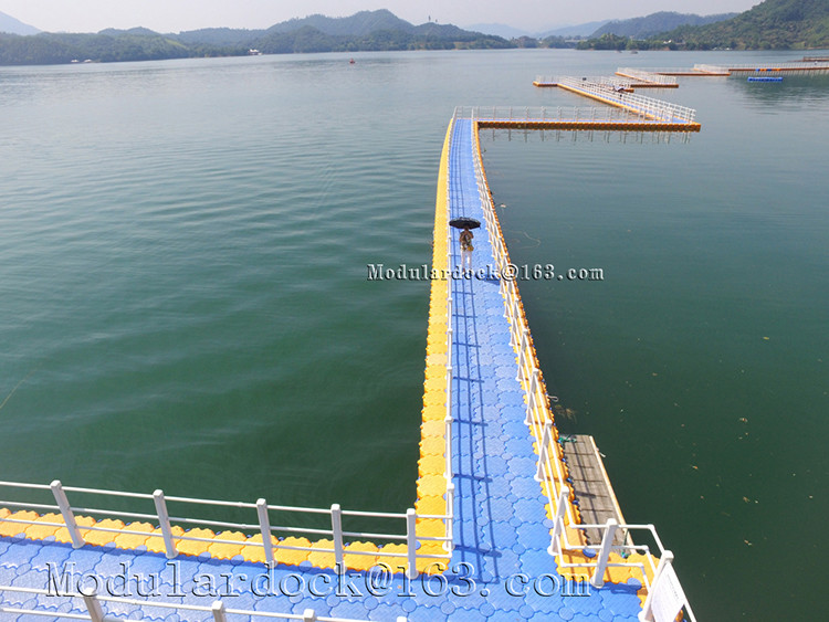 Inflatable plastic hdpe moular floating pontoon bridge for sale
