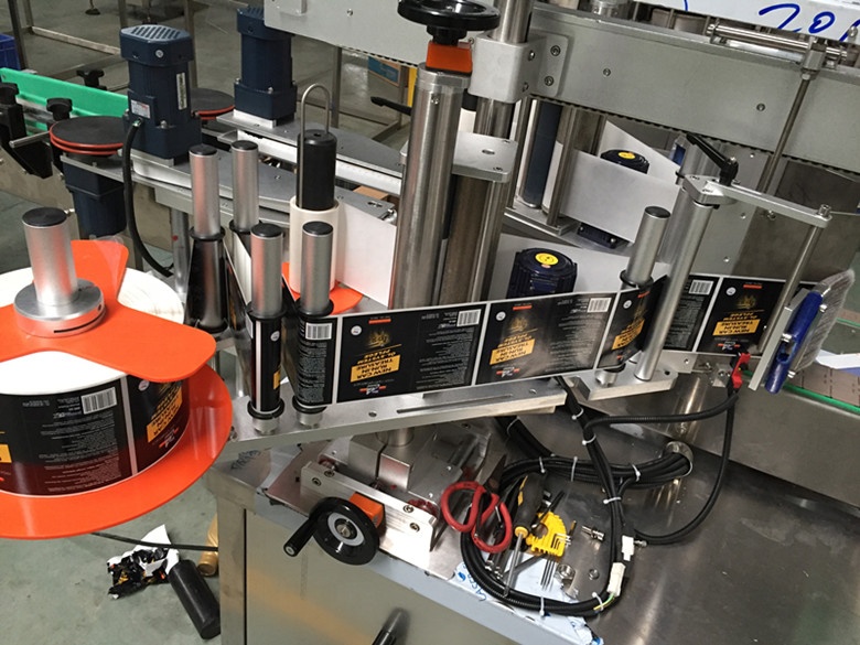 Plastic Packaging Material Double Side Labeling Machine for Square Bottles at Direct