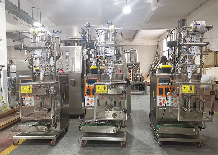 40-90mm Width Sachet Packaging Equipment , SGS Tomato Paste Sachet Packing Machine