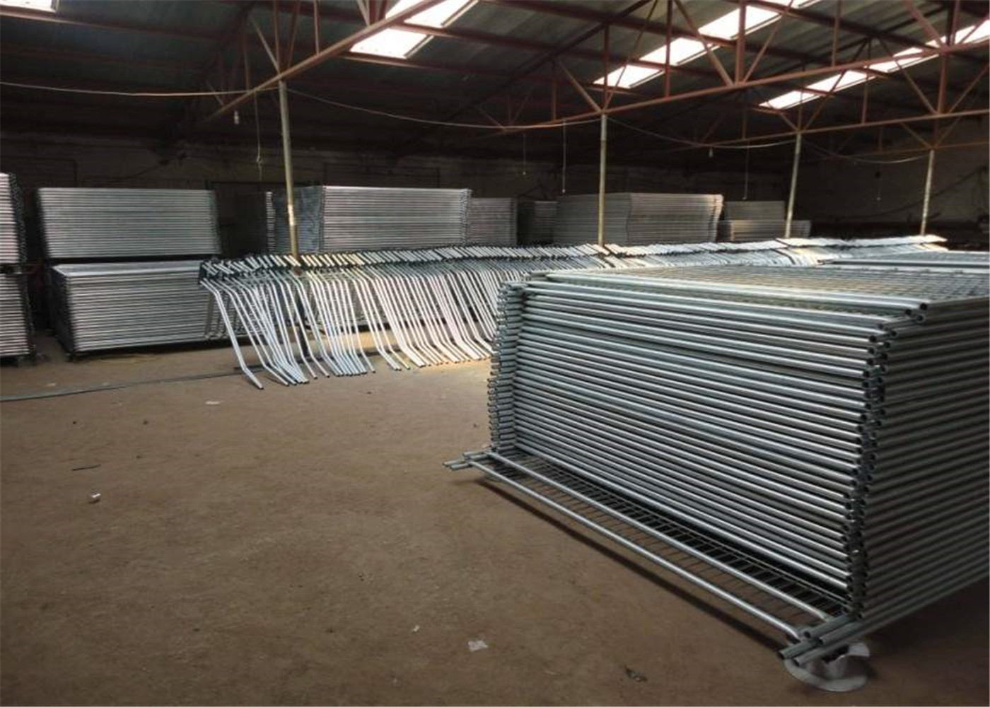 Light Duty Temporary Fencing panels for sale 14 microns zinc layer ,clamp .foot ,panel ,temp fencing for sale china
