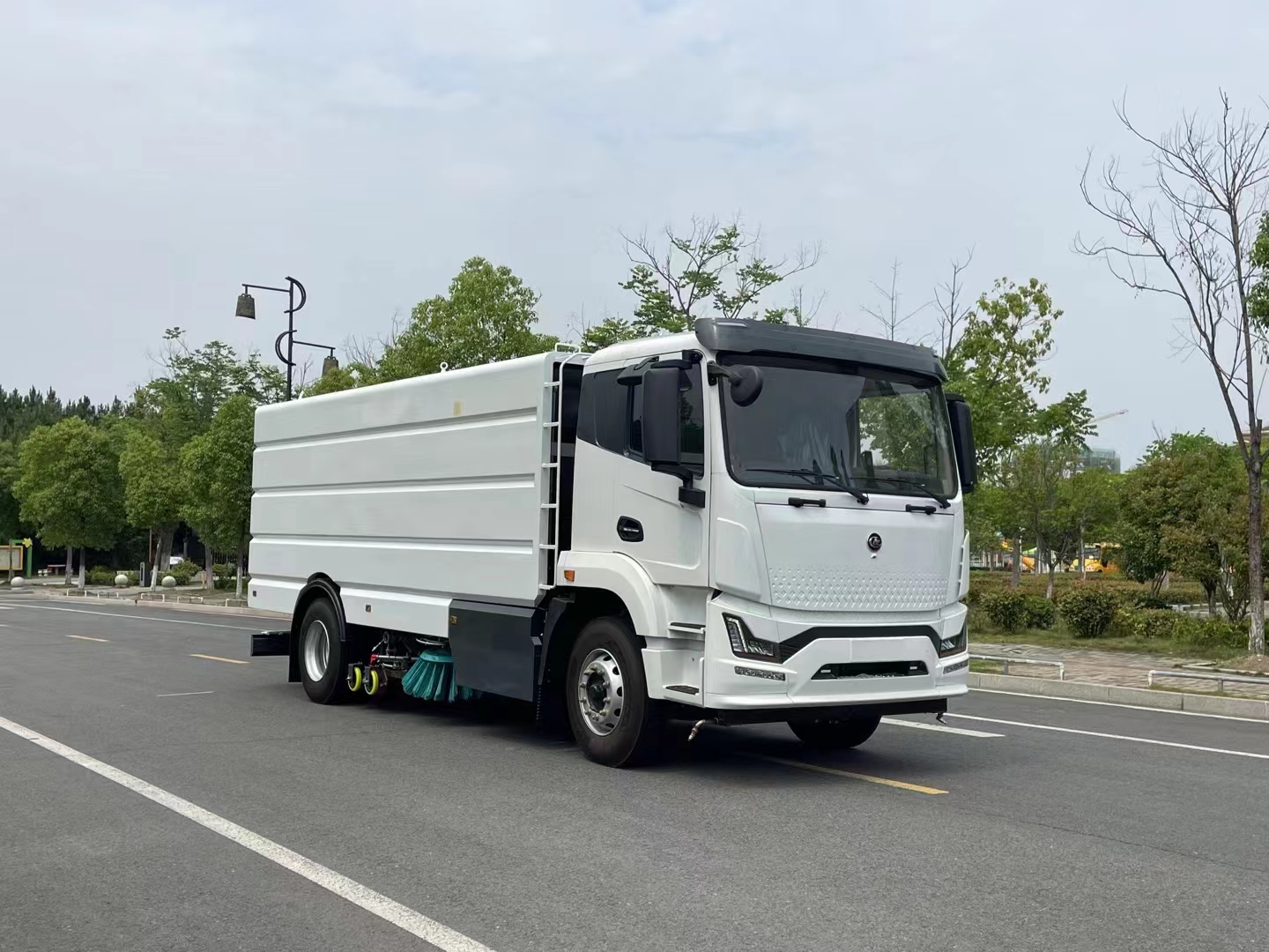 High Quality Road Maintenance and Cleaning Wet Multifunctional Dust Collection and Cleaning Vehicle
