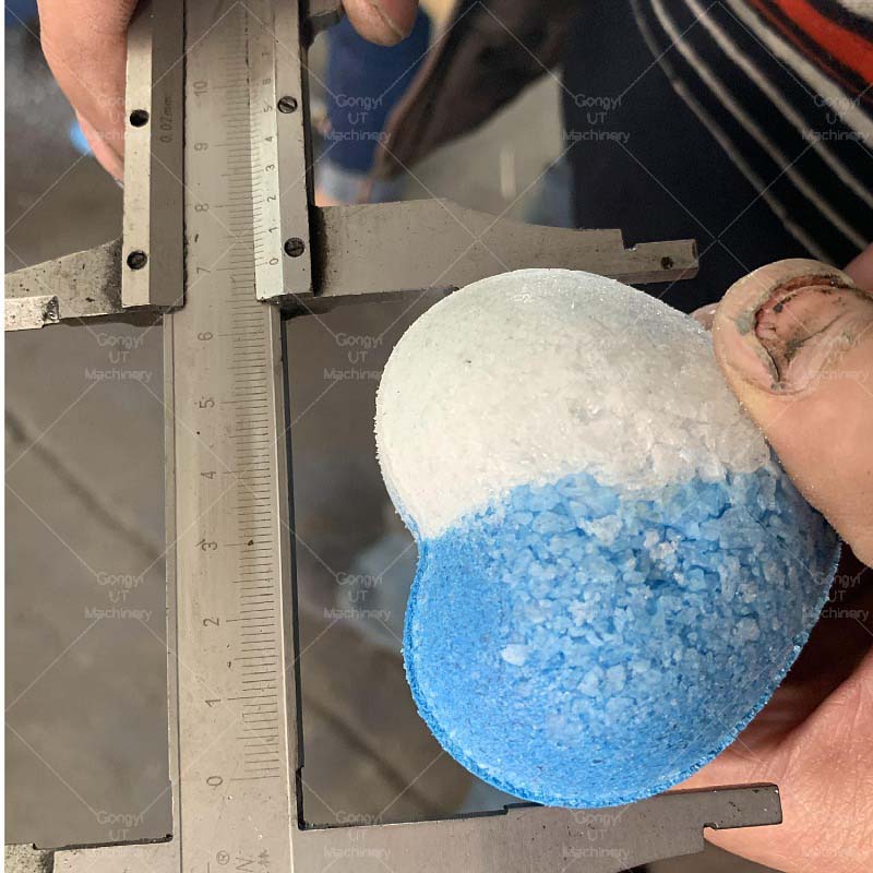 Relaxing and Moisturizing Auto Hydraulic Press Machine for Bath Bombs in Russia