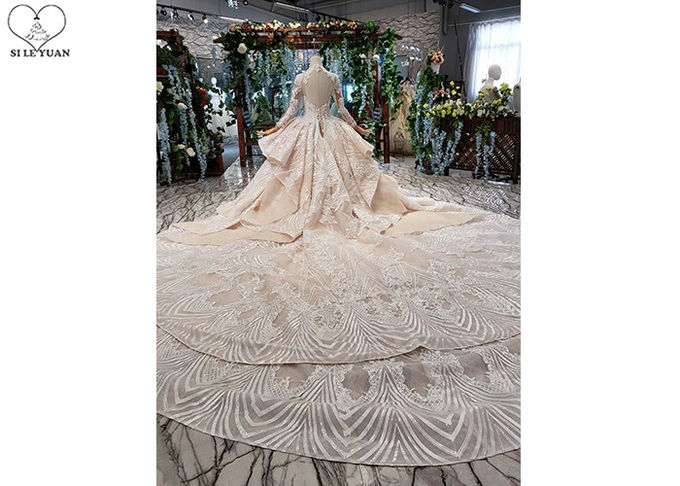 Irregular Ladies Bridal Dress , Beaded Ball Gown Wedding Dress Two Layer Trailing
