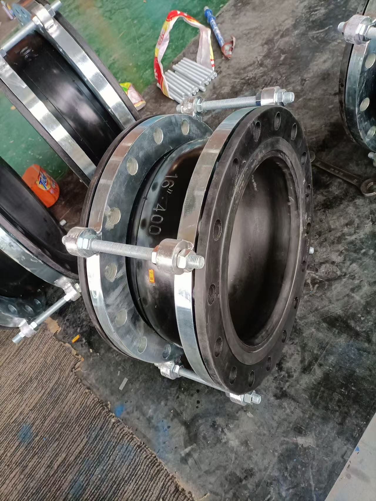 DN150 DN300 DN500 304 316l 300mm Stainless Steel Pipe Expansion Joint Flanged Rubber