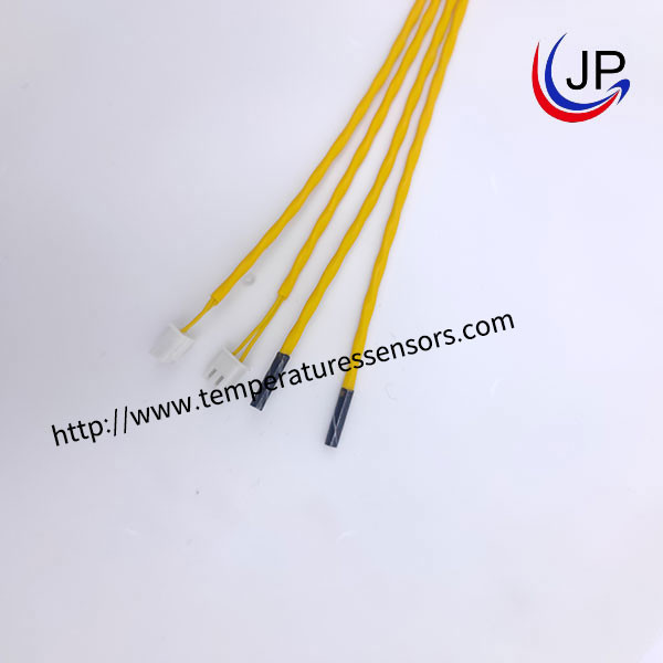 Automotive B25/85 NTC Water Temperature Sensor , R25 Oil Temperature Sensor