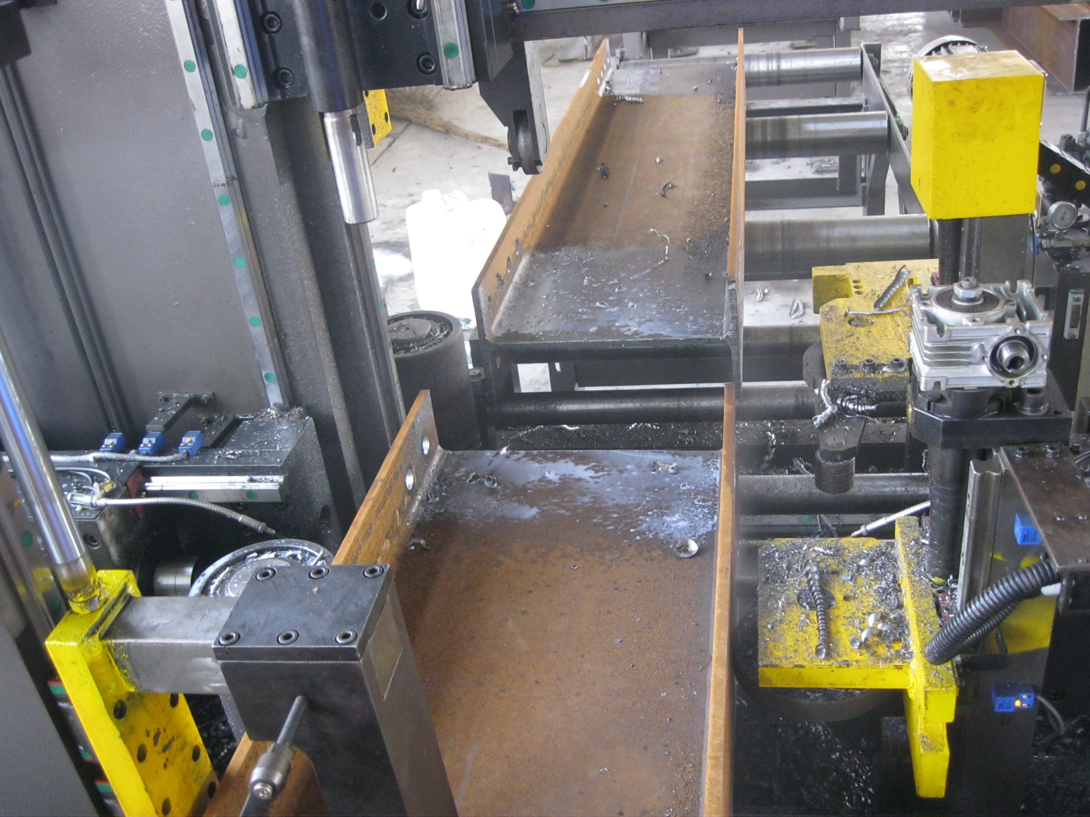 Full Automatic CNC H Beam Drilling Machine Line High Efficiency In Steel Structure Fabrication
