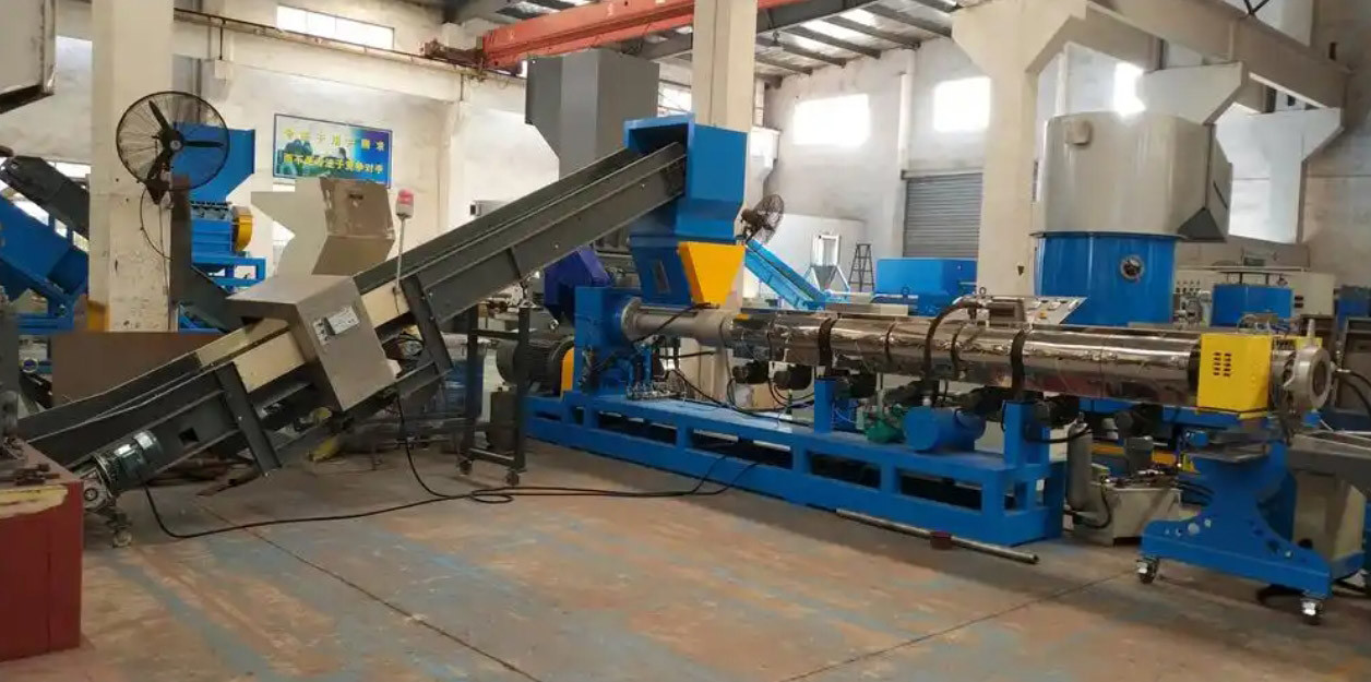 Scrap Plastic Bottle PET Plastic Washing Recycling Machinery Line
