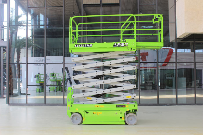 Self Propelled Scissor Lift Working Height 13.8m With Platfrom Capacity 320KG