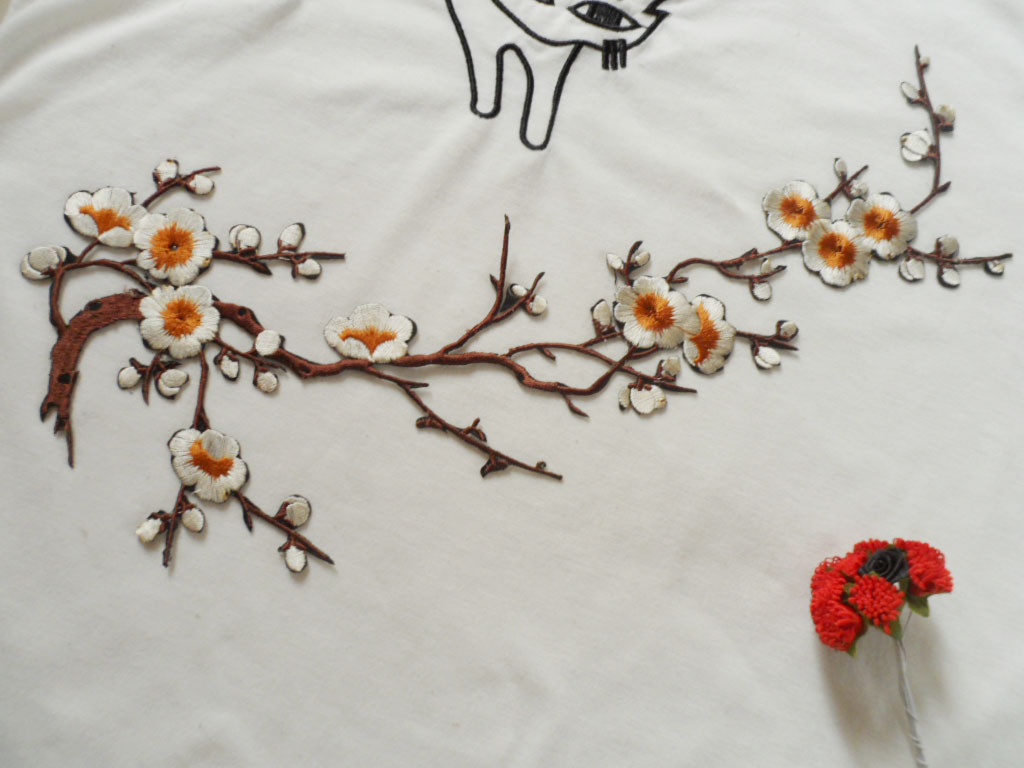 Hot Fix Motif Wintersweet Embroidery Lace Flower China Nation Style