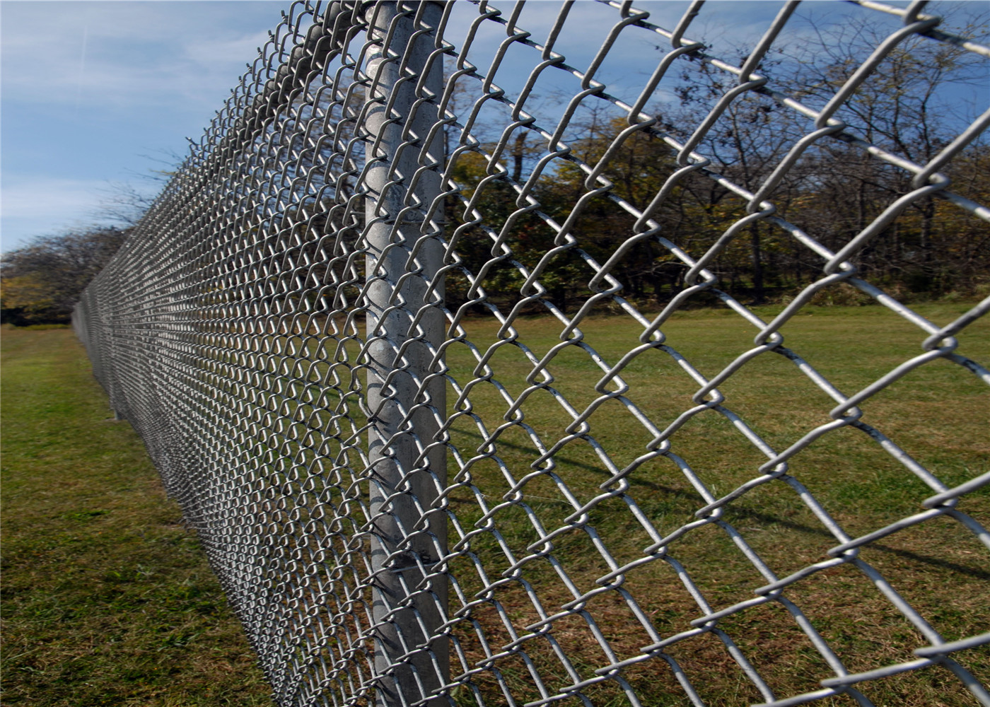 0.148”/9Ga/3.66mm diamond mesh 2”x2”/50.8mmx50.8mm 1.2 oz/ft2 12ft x 50ft width