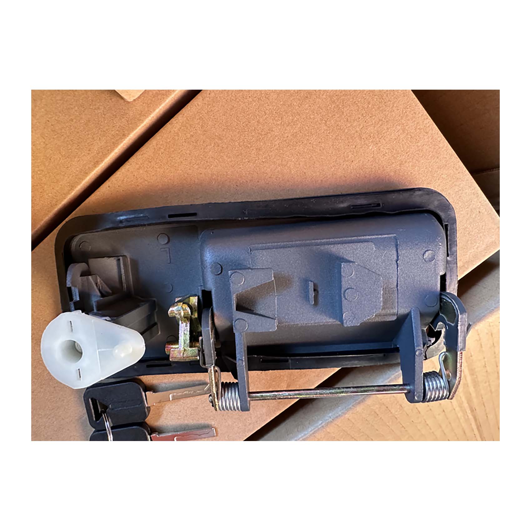 20398466 20398467 Truck Door Handle for VOLVO FH Car Fitment Purpose Replace/Repair