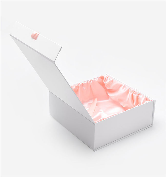 White Collapsible 2mm Cardboard Rigid Gift Boxes With Ribbon Closure