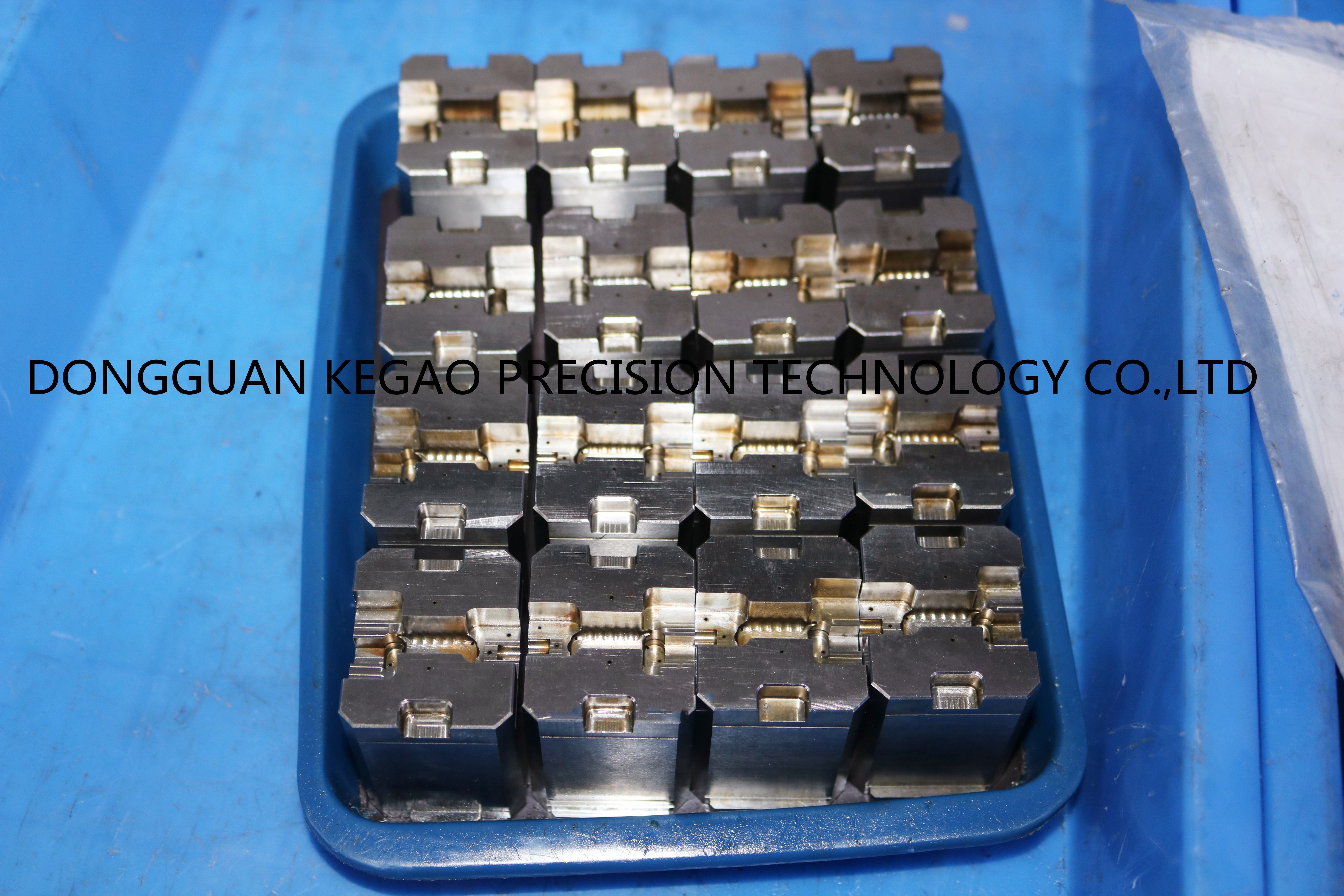 52HRC Injection Molding Automotive Industry 8407 Material ODM Available