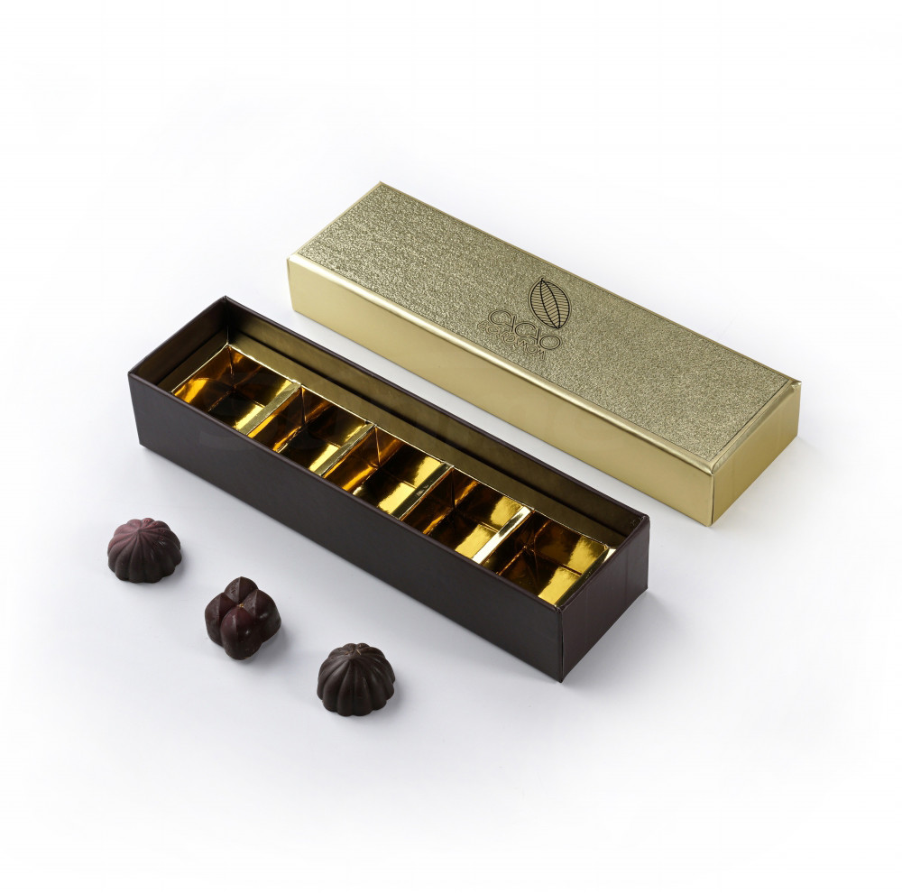 Cardboard Chocolate Packaging Boxes Varnishing 2mm Paperboard With Clear Window