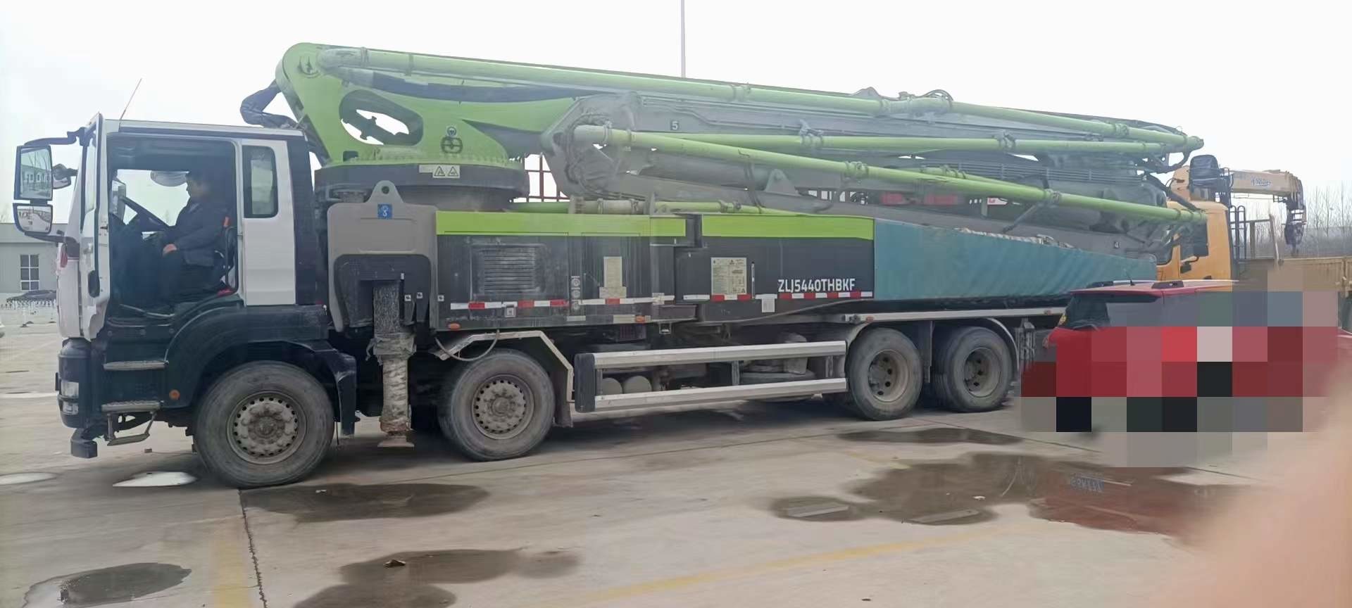 Used Zoomlion 63m Boom Concrete Pump Truck 13804×2550×4000mm