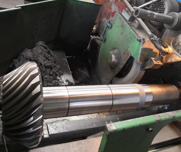 ISO 6 Grade and Carburizing Heat Treatment for Long-Lasting Transmission Gear