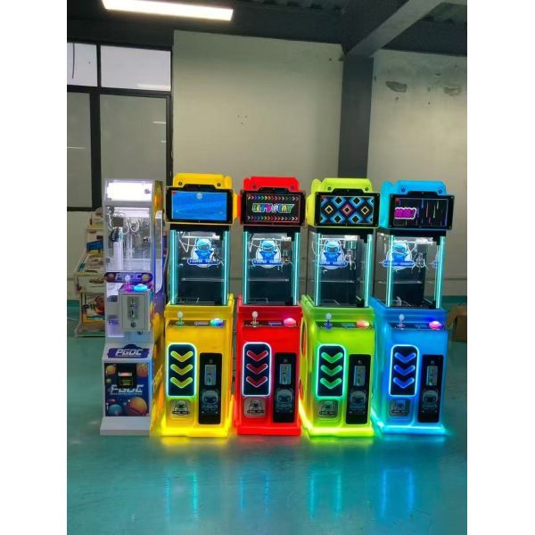 100w Operating Power Dl-Pm12 Dreamland Coin Operated Mini Claw Game Machine Children Toy Plush Doll Machine For Entertainment