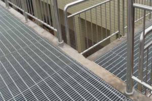 China Customized Serrated Steel Grating Hot Dipped Galvanized Metal Bar Grating wholesale