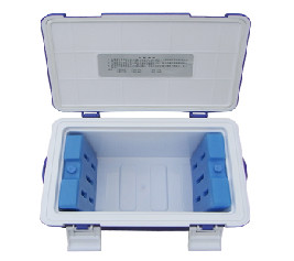 PP + PU Foam 17L Insulated Cool Box For Storaging Food , Beverage In Cars
