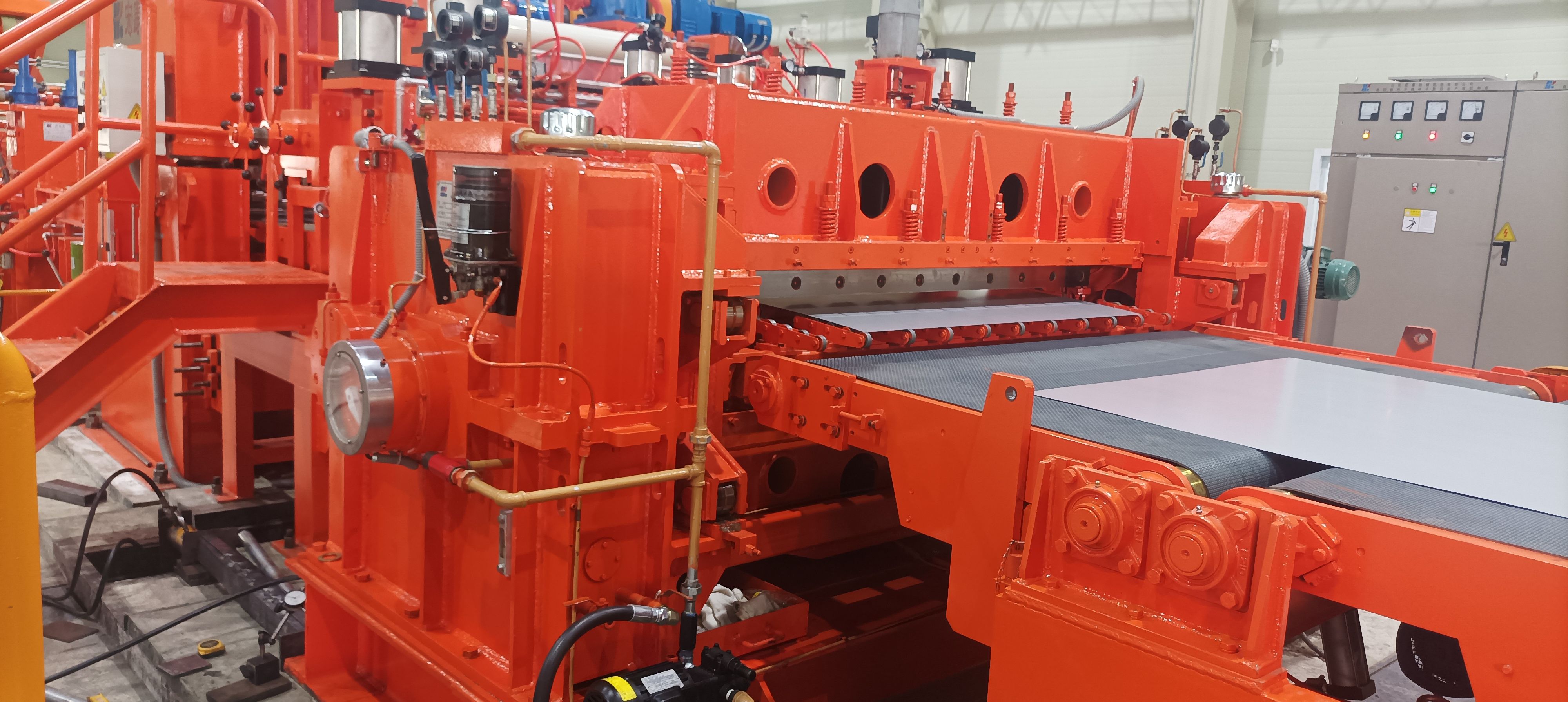 20-40 m/min Cutting Speed 1550mm Cold Rolling Flying Shear for 0.25mm-2.3mm Metal Coil Slitting