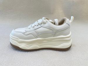 China Heightening White Trainers Women Pigskin Insole Ladies Trainers wholesale
