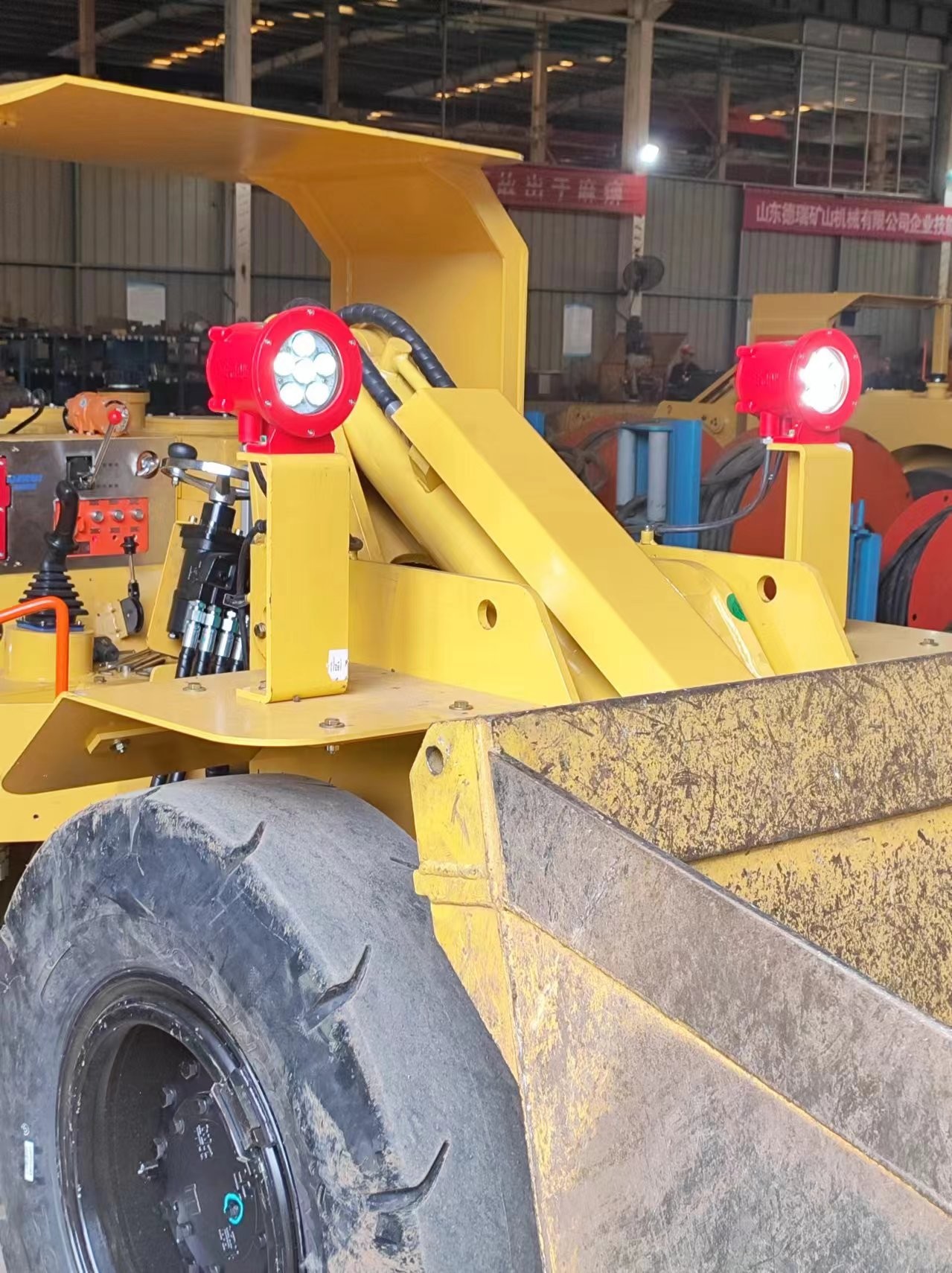 Blast Proof Electric Cable Coal Mine Usage Underground LHD loader 2 tons loading capacity