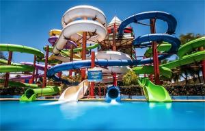 China Kids Fiberglass Water Park Slide Outdoor Water Play Carnival Rides wholesale