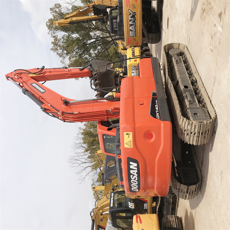 Used Doosan DX140 LC 7 14 Ton Earth-Moving Machinery in Good Condition Made in Korea