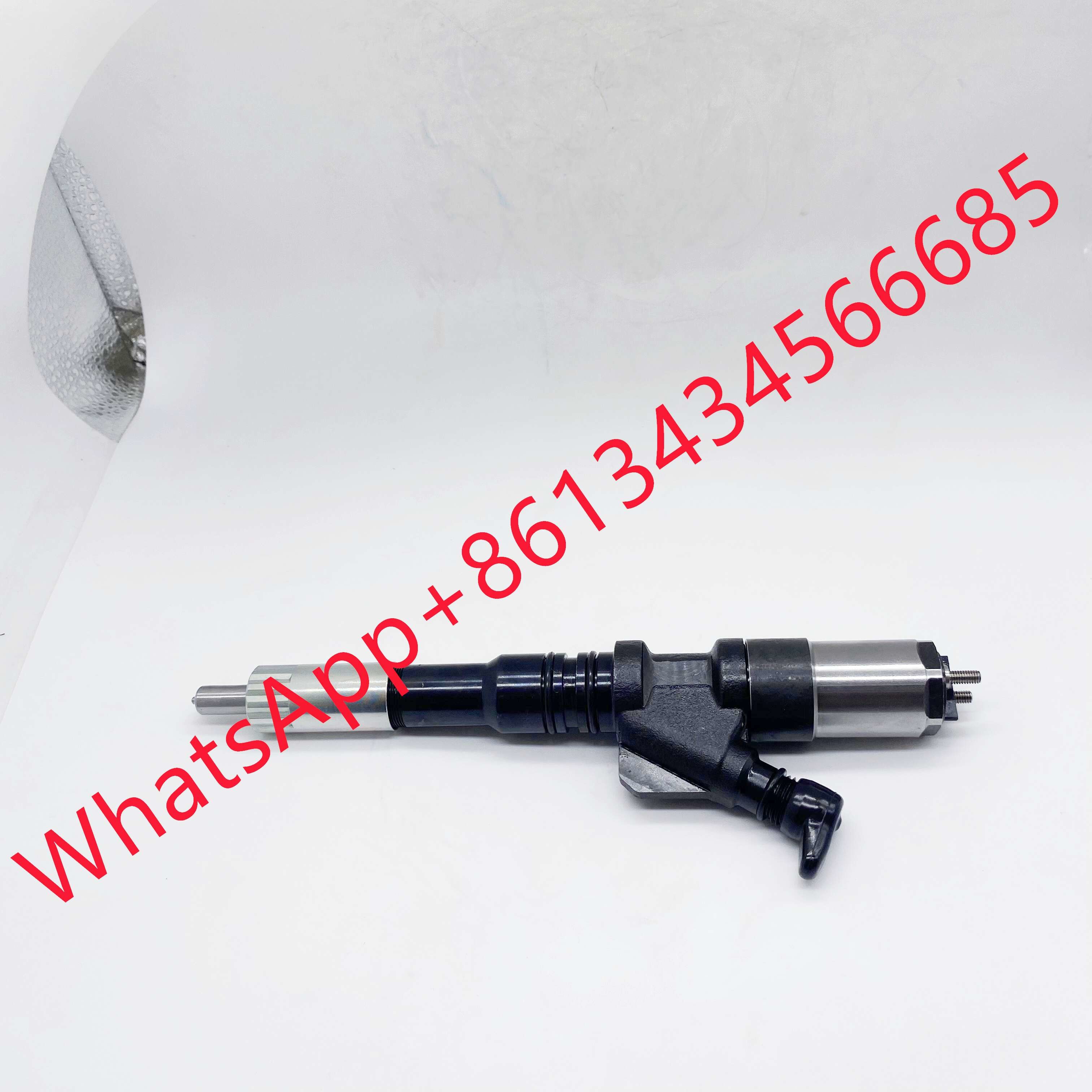 Best price diesel engine spare part fuel injector nozzle C095000-0800 095000-1211 095000-0800
