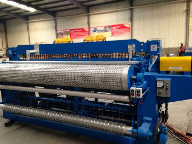 2m width full Automatic Welded Wire Roll Mesh Welding Machine Manufacture