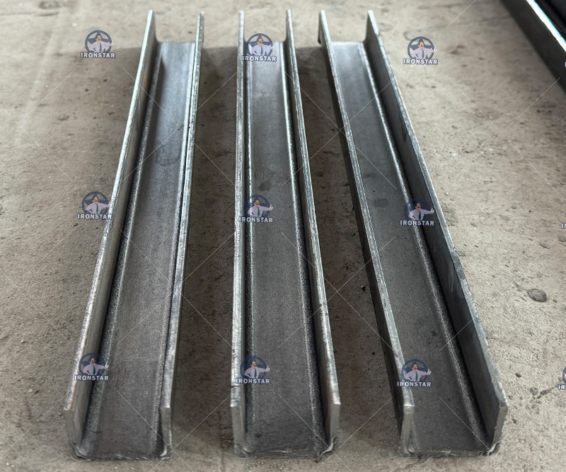 32*25mm U purlin roll forming machine in Russia