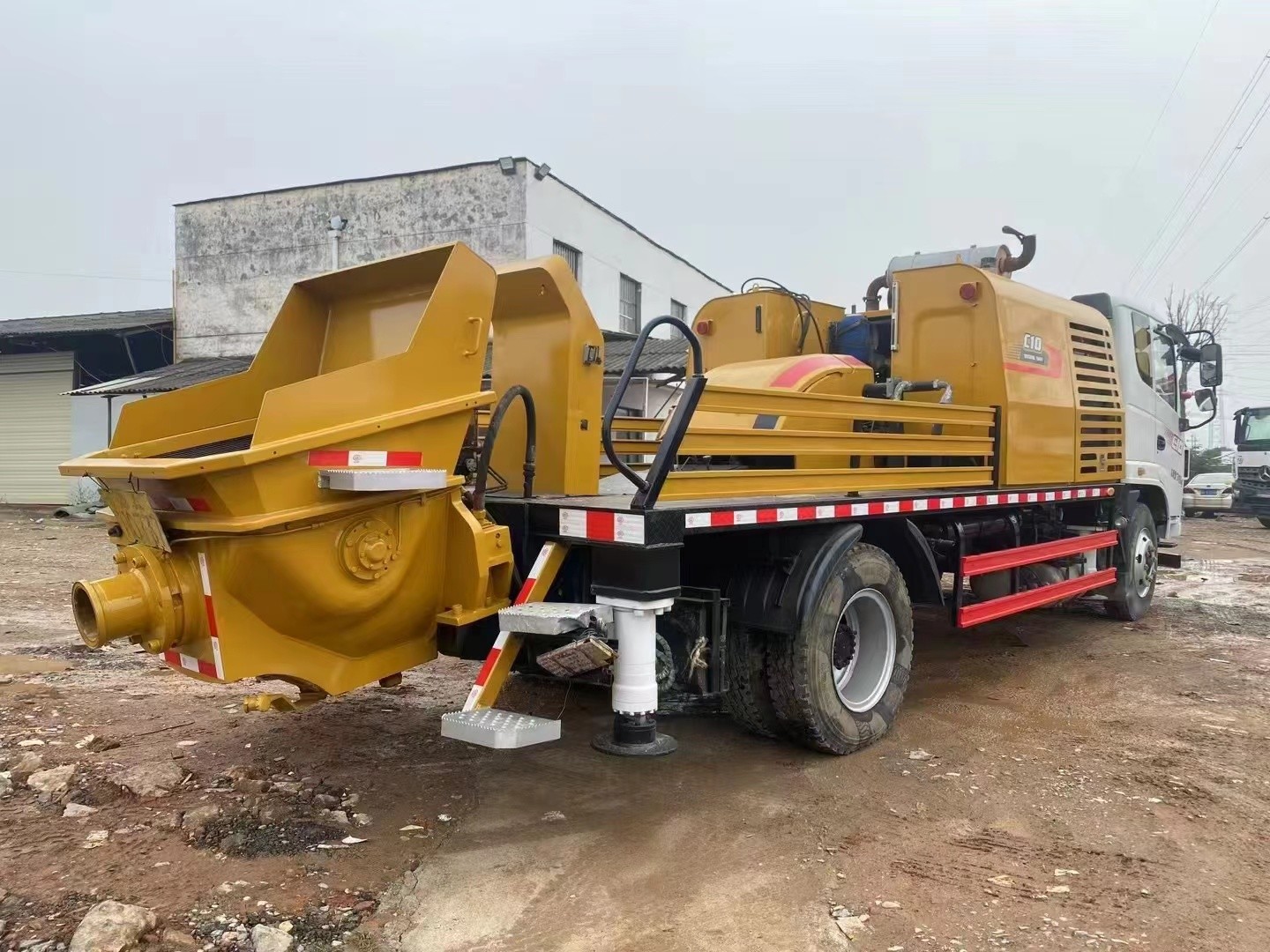 2019 Model Used Transported Mobile Concrete Pump Sany Chassis With YC4E6185 Engine
