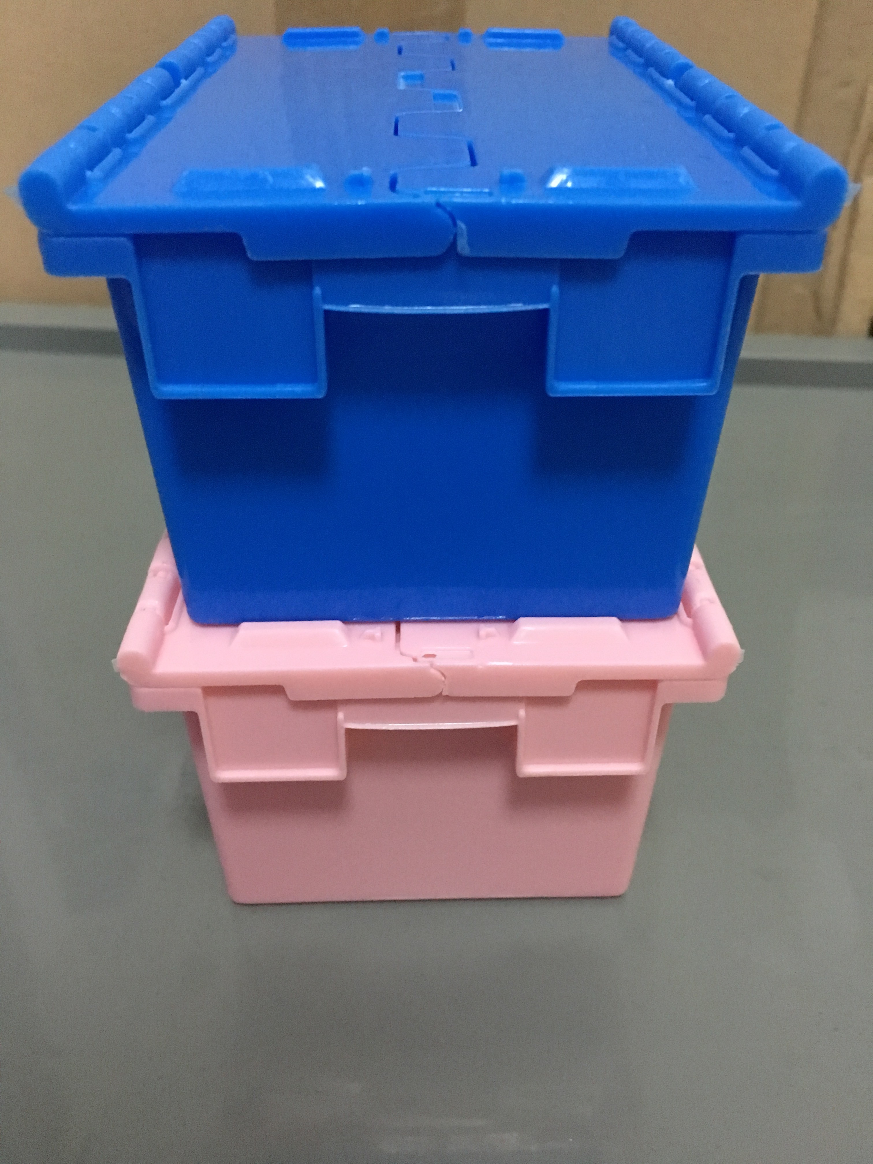 Small Size 120*80*60 mm Plastic Stack Nest Tote Boxes Attached Lids