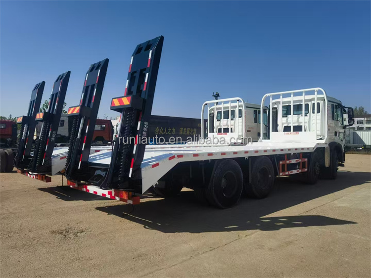 Large Capacity12 Wheels 20ton 25ton Excavator Transfer Howo Flat Bed Transport Truck