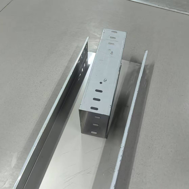 Fire Resistance Stainless Chromium Cable Tray Trough For Challenging Environments