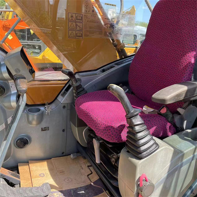 Shanghai Used Hyundai 220 LC 9S with 1.03m3 Bucket Capacity and Original Hydraulic Pump