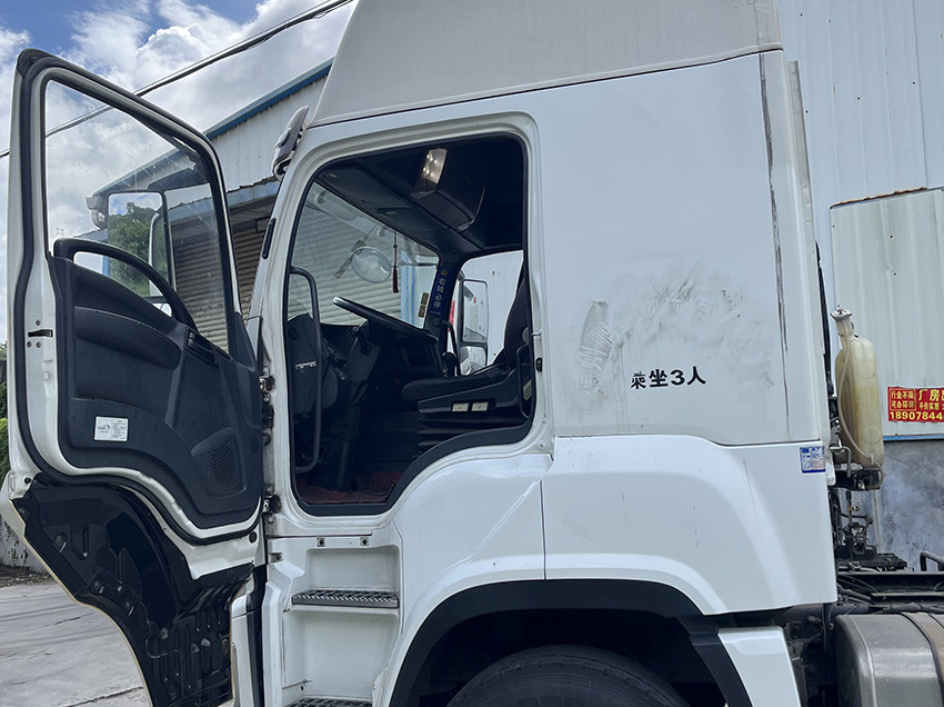 Manual Second Hand Delivery Van 6×4 Drive Mid Capacity Used Delivery Trucks