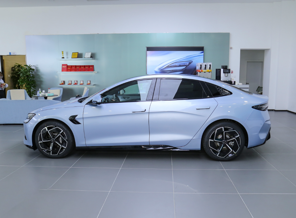 White BYD Seal 2024 EV Honor 550km Elite Model Powered by Ternary Lithium Ion Battery