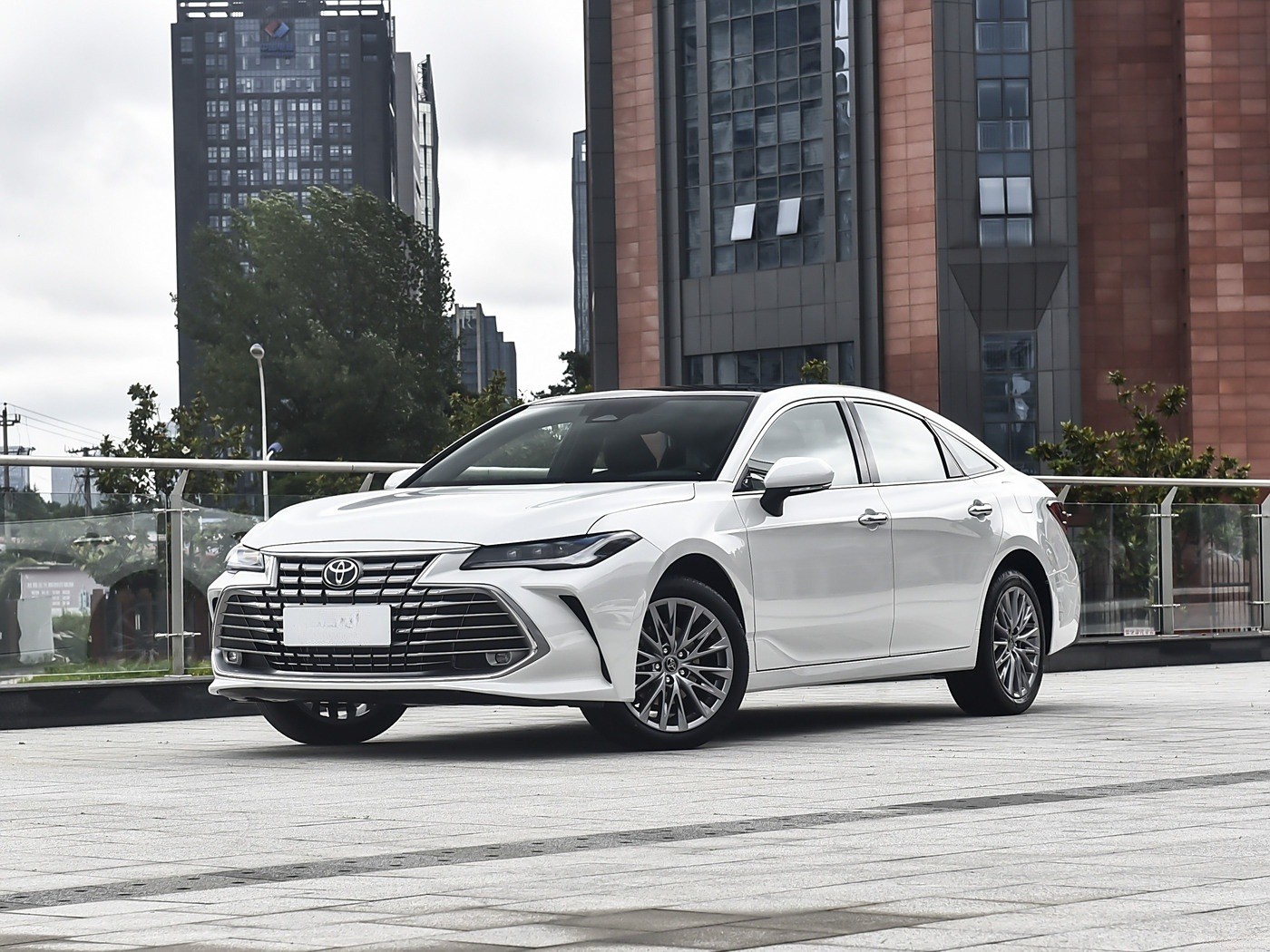 Toyota Asian Car Dragon Avalon Dual Engine 2.5L Luxury Version Cheap New Used Cars