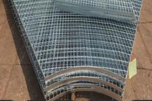 China Carbon Steel Serrated Galvanized Grating 25x3 Serrated Steel Bar Grating wholesale