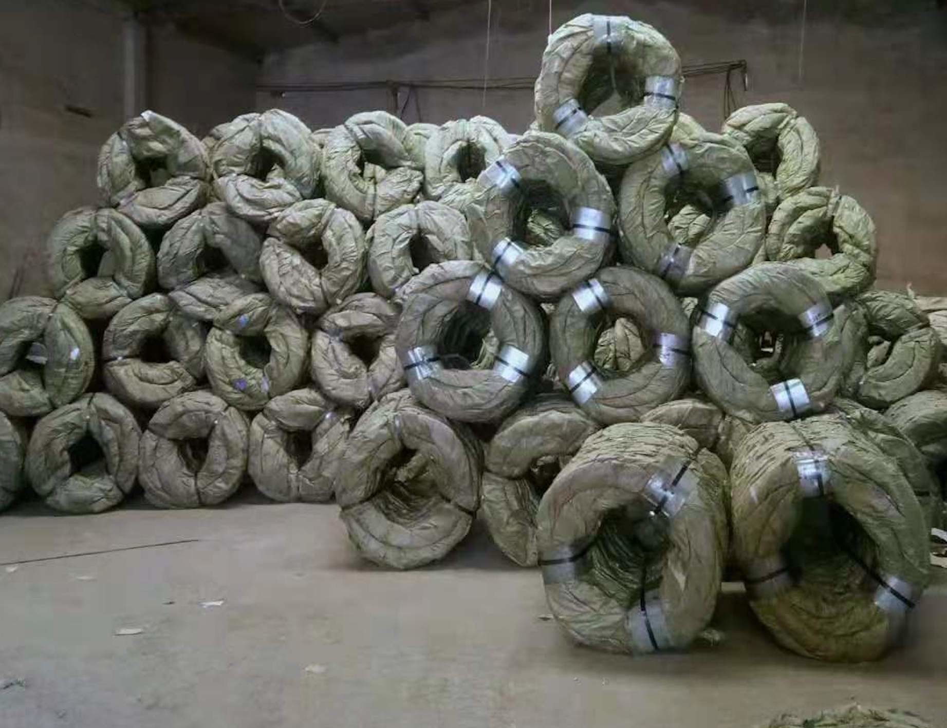 Anti Theft Single Screw Galvanized Razor Barbed Wire 13M Razor Blade Wire Fence