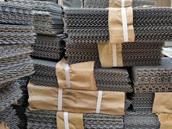 1.0mm Corner Guard Steel Expanded Wire Mesh Red Antirust Paint For Building
