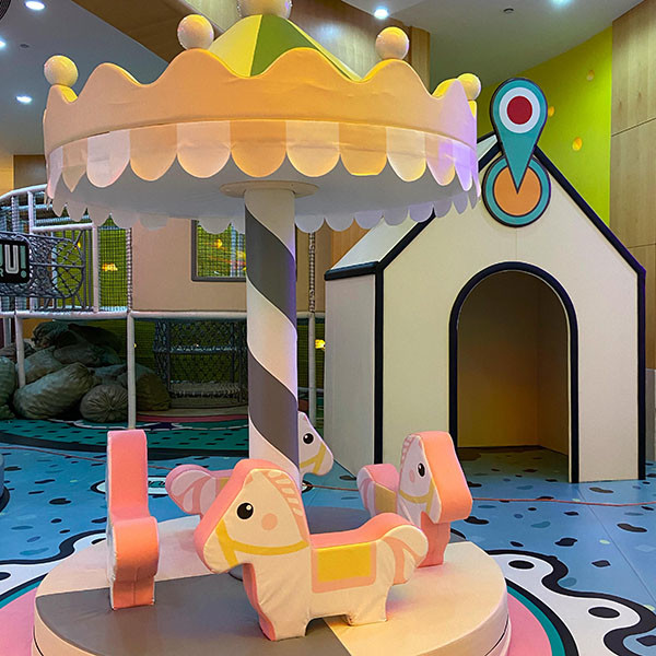 Indoor Playground Equipment Revolving Rides 360 degrees Rotation Adjustable Speed